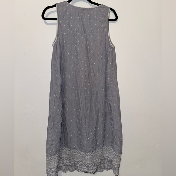 Gray Sleeveless Dress with White Pattern - Picture 3 of 3